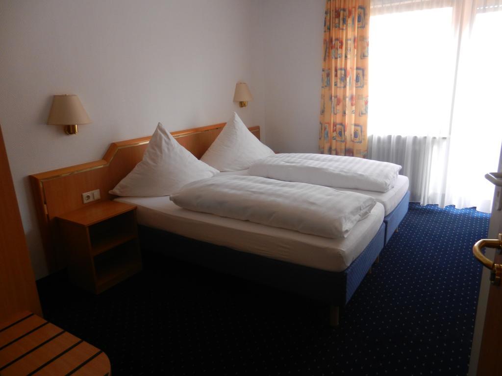 Hotel Gasthof Herderich シュリュッセルフェルト 部屋 写真