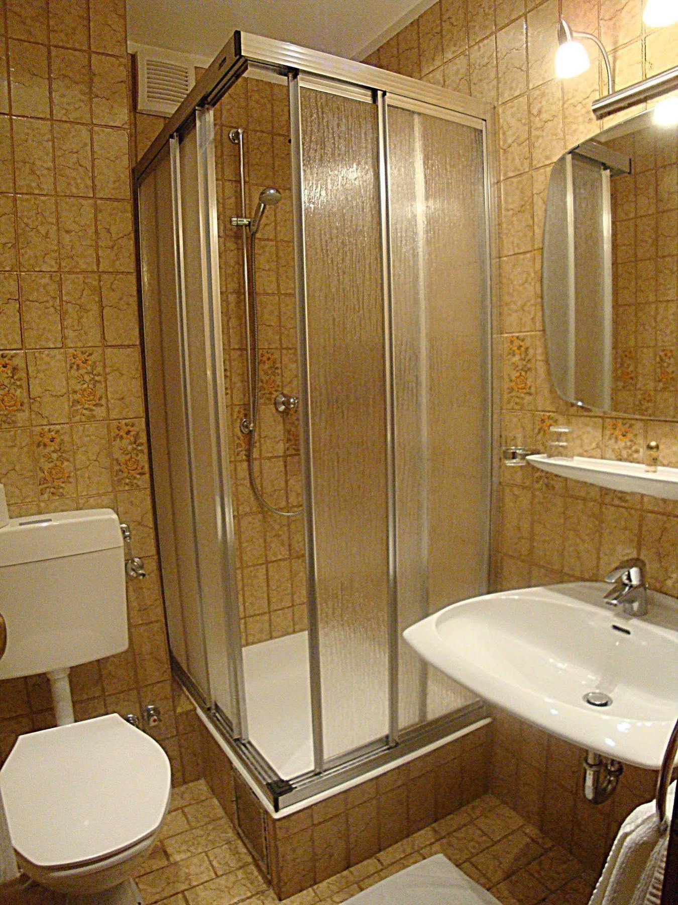 Hotel Gasthof Herderich シュリュッセルフェルト エクステリア 写真