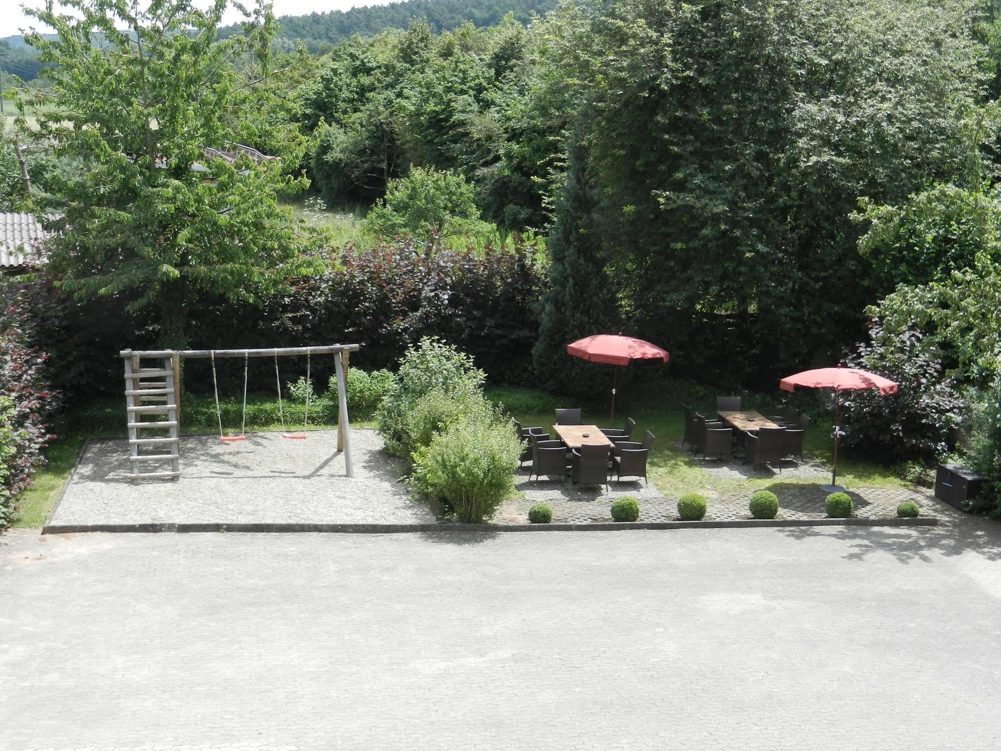 Hotel Gasthof Herderich シュリュッセルフェルト エクステリア 写真